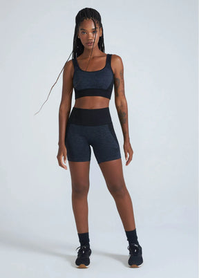 Bermuda Feminina Skin Recortes