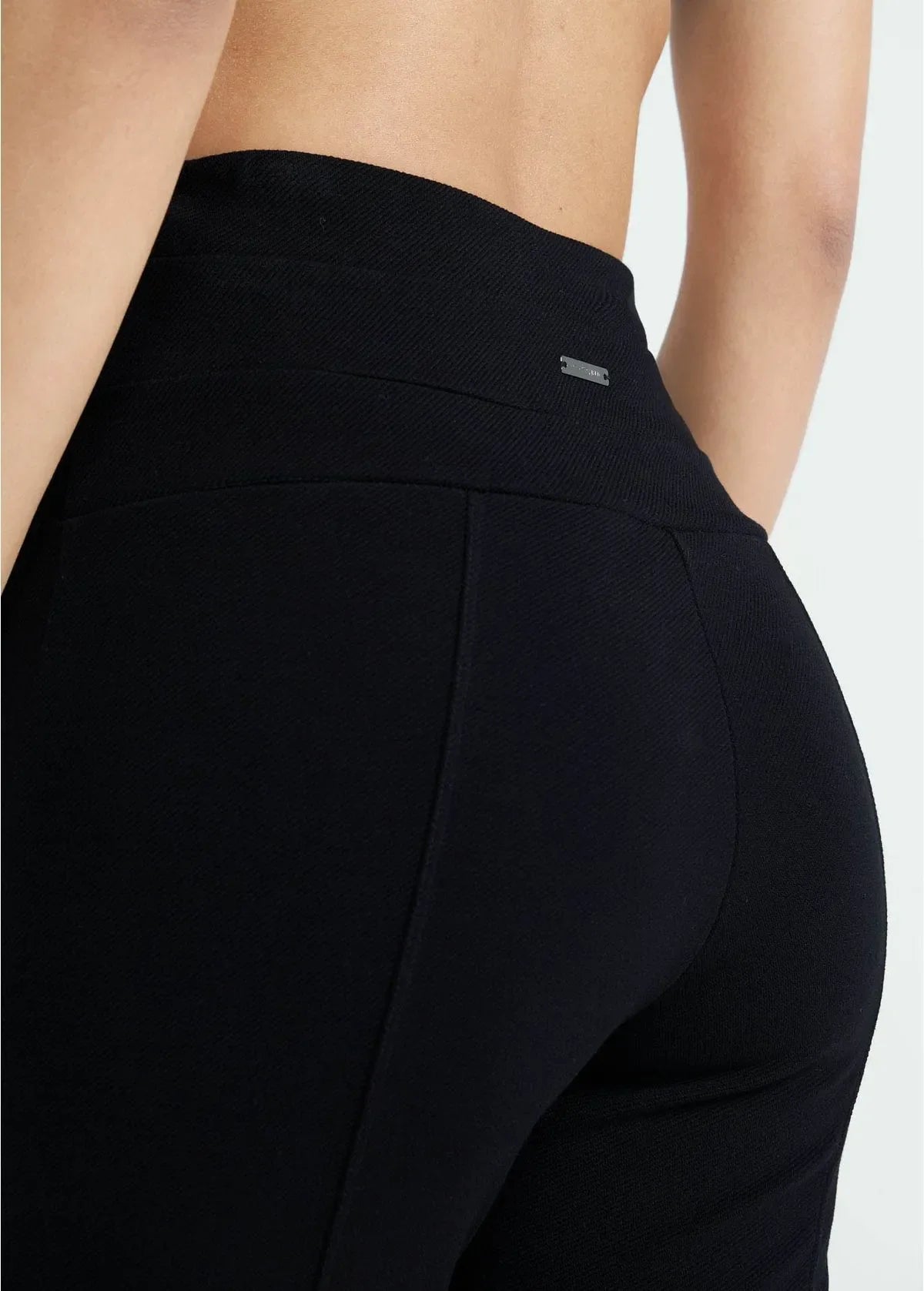 Calça Feminina Básica Recortes